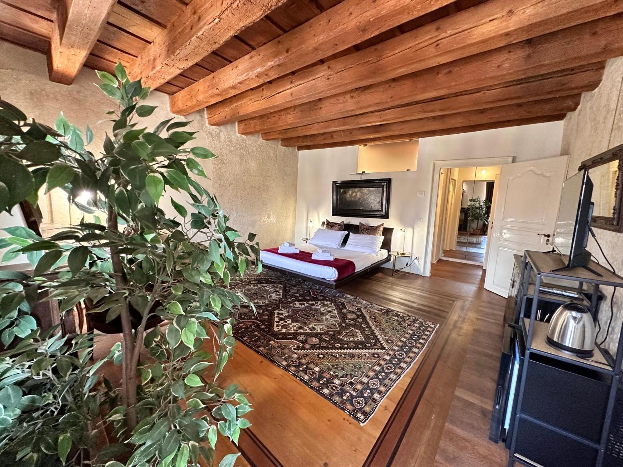 Truly Verona - Delle Erbe Suites Eksteriør bilde
